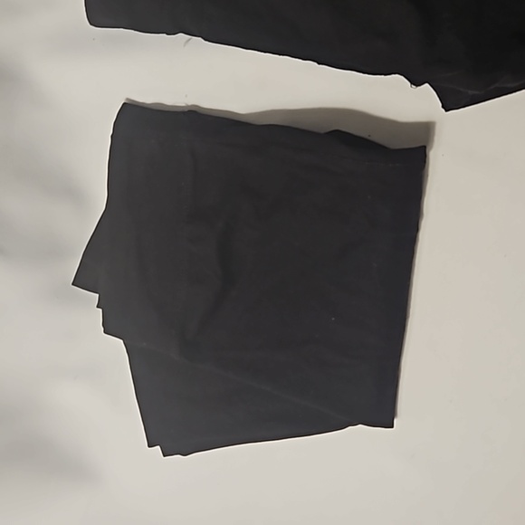 Womens size medium tops and bottoms, 13 pieces - Picture 10 of 10